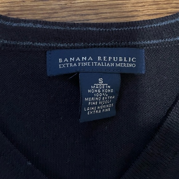 Banana Republic Men's Brown V Neck Italian Merino Wool Sweater - Picture 2 of 6